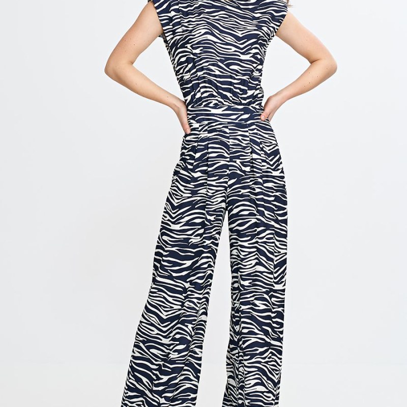 Suit model 210073 Nife