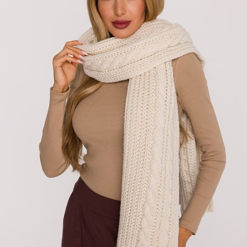 Shawl model 219541 Moe