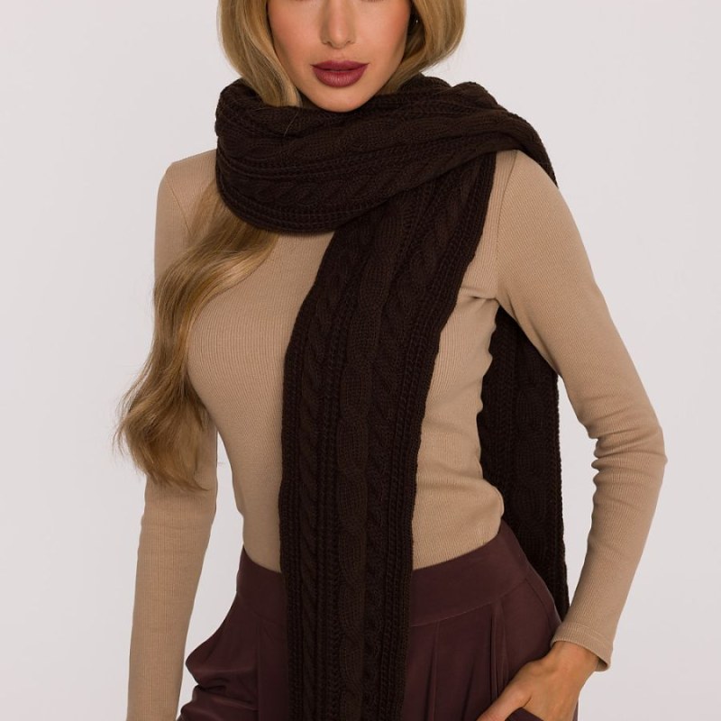 Shawl model 219542 Moe