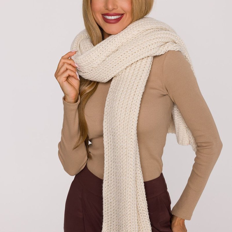 Shawl model 219551 Moe